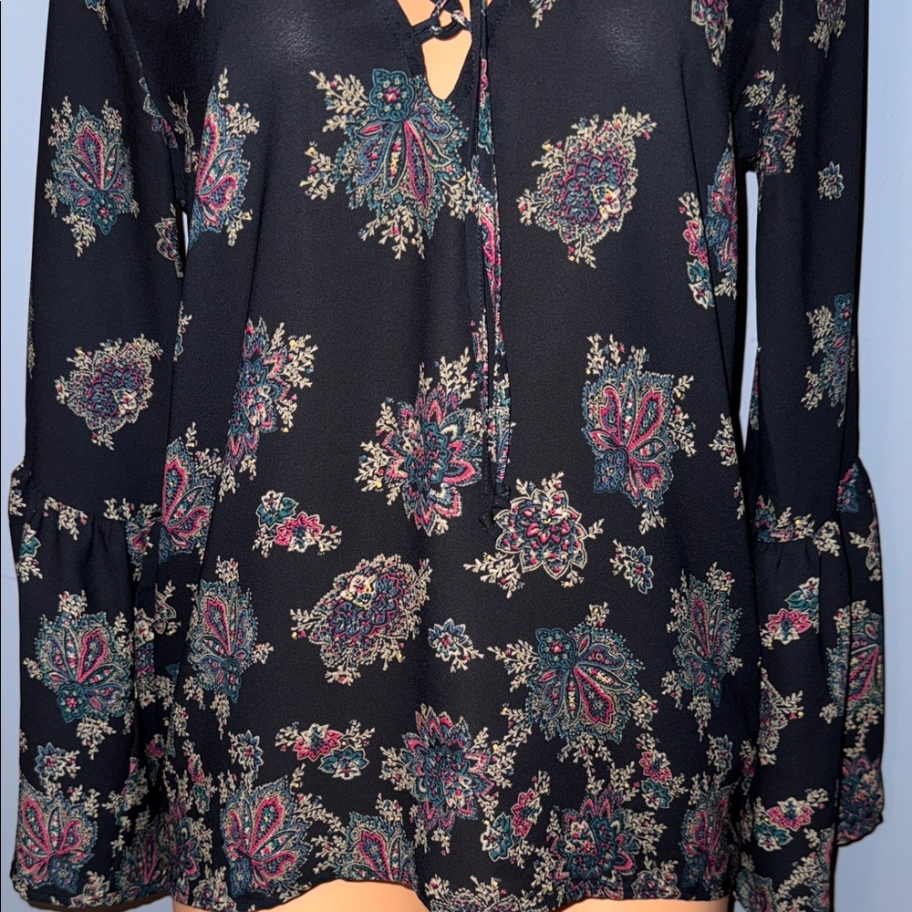 Abercrombie & Fitch Black Floral Lace-Up Blouse - Picture 3 of 6